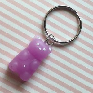 Matte purple pastel colored gummy bear keychain 🐻